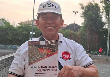 Kaprodi MH USM Terbitkan Buku Hukum dan Sistem Politik Indonesia