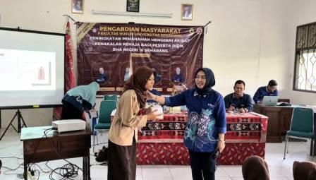 Tim PkM USM Beri Edukasi ke Siswa SMAN 16 Semarang