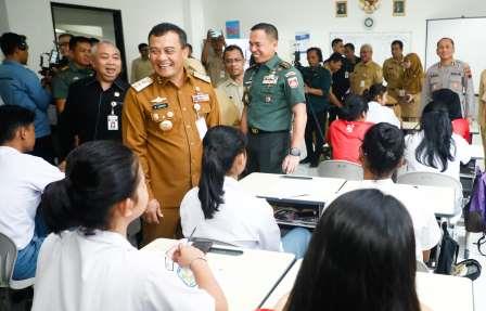 Pemprov Jateng Gratiskan Siswa Miskin di Sekolah Swasta