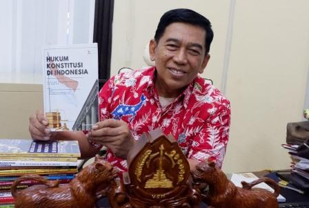 Kaprodi MH USM Luncurkan Buku Hukum Konstitusi di Indonesia