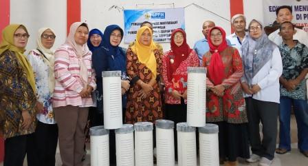Tim PkM USM Adakan Pendampingan Pemasangan Lubang Biopori di Rejosari