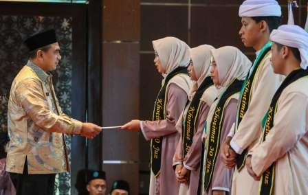 Wagub Jateng Sebut Pesantren Punya Peran Strategis Lahirkan Generasi Moderat dan Berwawasan Kebangsaan