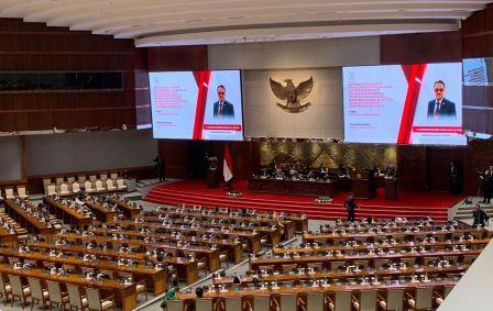 MK Larang Wamen Rangkap Jabatan Komisaris BUMN, DPR: Jalankan Tanpa Terkecuali