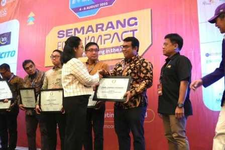 KAI Daop 4 Semarang Sabet Dua Penghargaan di Ajang “Semarang Marketing Festival 2025”