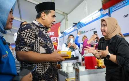 Permudah Layanan Nasabah, Taj Yasin Apresiasi Transformasi Digital BPR BKK