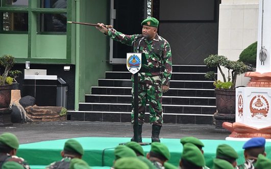 Beri Arahan Upacara 17-an, Danrem Makutarama: ”Saya Bukan hanya Komadan Kalian, tapi Bapak bagi Kalian Semua”