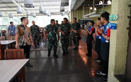 Danrem 073/Makutarama Kunjungi Cimori Dairy Land Bergas, Perkuat Sinergi dengan Pelaku Usaha Lokal