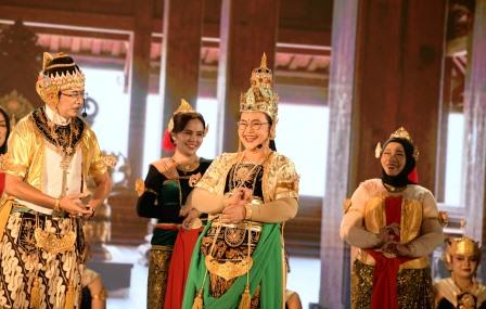 Meriahkan Festival Kota Lama, Agustin Ikut Terlibat pada “Wayang Orang on The Street” Sebagai ”Sang Hyang Wenang”
