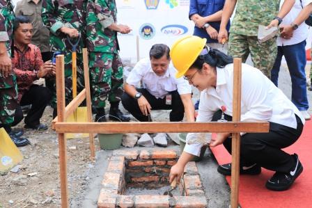 Ekonomi Kerakyatan Mulai Diperkuat, Agustina Letakkan Batu Pertama Pembangunan Gudang Koperasi Desa/Kelurahan Merah Putih