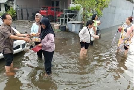 USM LCC Lakukan Aksi Sosial