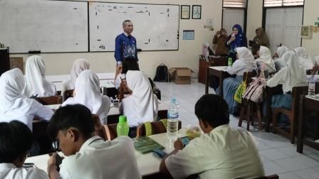 Tim USM Teliti Literasi Kewarganegaraan Digital di SMAN 11 Semarang