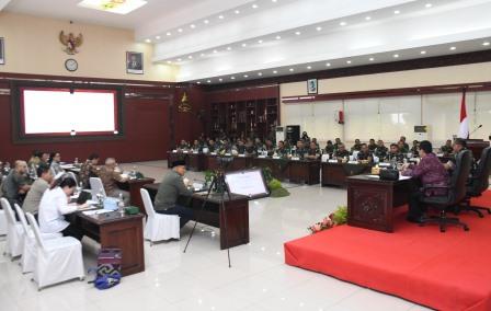 Danrem 073/Makutarama Dampingi Pangdam IV/Diponegoro pada Rapat Kesiapan Kunker Komisi I DPR RI