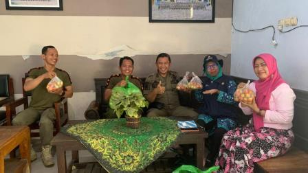Bantu Petani Tomat, Pemkab Rembang Gandeng ASN dan Sekolah Serap Hasil Panen