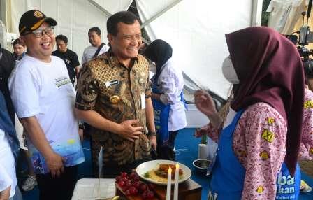 Gerakkan Ekonomi Daerah, Gubernur Ahmad Luthfi Ajak Siswa Jateng Gemar Makan Ikan