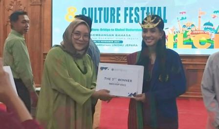 Mahasiswa Asing USM Juara 1 Lomba Menyanyi Indo-Pop Voice