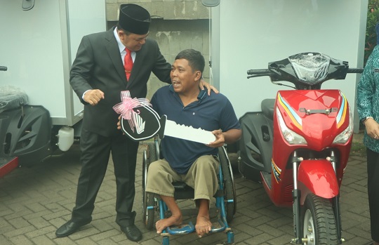 9 Pelaku UMKM Difabel Terima Motor Roda Tiga