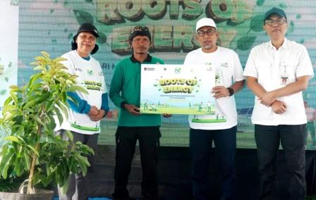 PLN Tanam 600 Pohon Alpukat di Hulu DAS Tuntang
