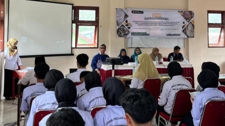 Tim PkM FTP USM Beri Pelatihan Produk Pangan Berbasis Jamur Tiram di SMKN 1 Kalibawang