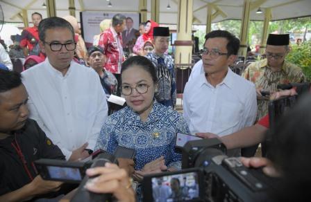 Lindungi 7.217 Pekerja Pentan, Wali Kota Agustina Wilujeng Gelontarkan Dana APBD dan DBHCHT untuk PIJAR SEMAR
