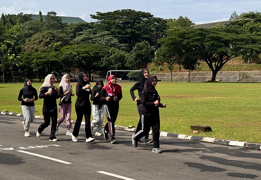 Runningirls USM Gelar Fun Run di Lapangan Kodam IV/Diponegoro