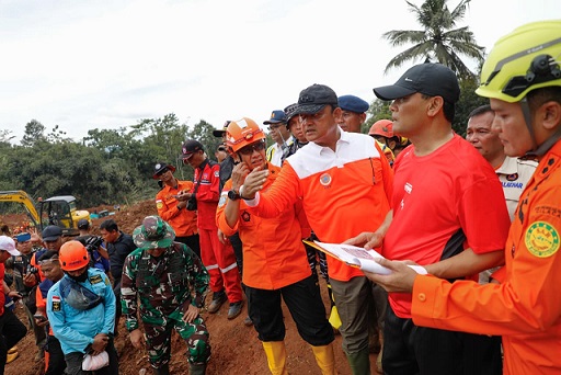 Ahmad Luthfi Perintahkan Bupati Cilacap Siapkan Lahan 3,5 Hektare untuk Relokasi Warga Korban Longsor Cibeunying