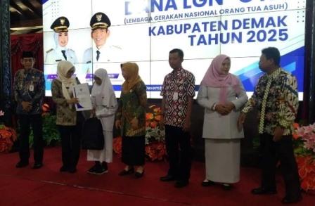 Dana OTA Demak 2025 Tersalurkan kepada 10.445 Pelajar Kurang Mampu