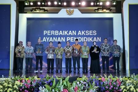 Kota Semarang Raih Apresiasi Kinerja Pemerintah Daerah Bidang Pendidikan dari Kemendagri