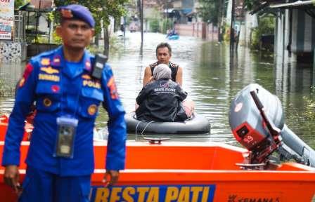 Tanggulangi Banjir Pati, Wagub Taj Yasin Upayakan Peninggian Tanggul dan Pompanisasi
