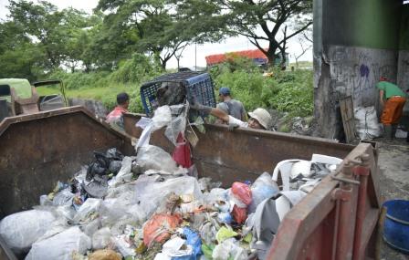 Tumpukan Sampah di TPS Muktuharjo Kidul Sirna, Warga RW 8: Terima Kasih Ibu Wali Kota atas Respon Cepatnya!