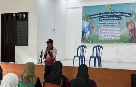 Tim PkM USM Beri Pelatihan Senam Otot untuk Lawan Penuaan