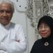 Ketua Umum Satupena Jawa Tengah Gunoto Saparie (kiri) dan Komisaris Rumah Sakit Baitul Hikmah Kendal dr Hj Siti Qomariyah.