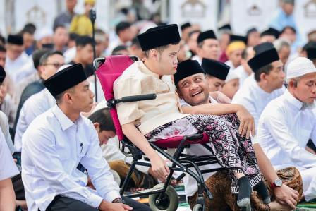 Berbaur dengan Ribuan Warga, Ahmad Luthfi: Idul Fitri Jadi Momen Kembali ke Fitrah dan Peduli Sesama