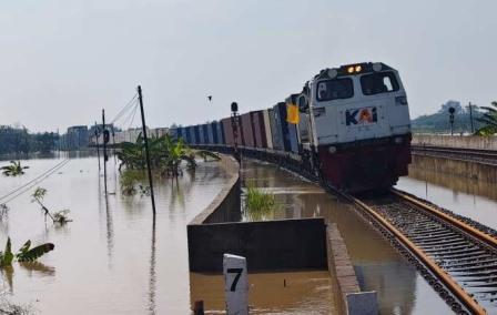 Genangan Air di Jalur Hilir Karangjati-Gubug Surut, Perjalanan KA Normal Kembali