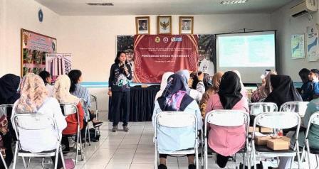 Tim PkM USM Beri Penyuluhan Hukum kepada Masyarakat Kelurahan Pindrikan Lor Semarang