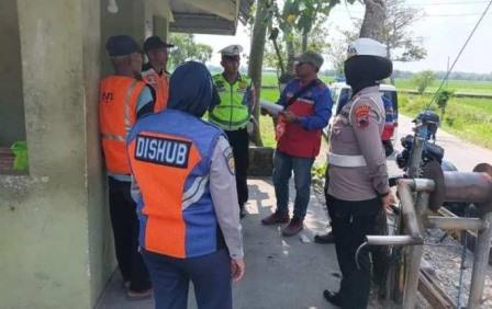 Cegah Kecelakaan, Satlantas Polres Grobogan Gandeng Dinas Perhubungan Data Perlintasan Kereta Api