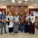 Para pengurus Satupena Kabupaten Temanggung berfoto bersama dengan Bunda Literasi setempat Panca Dewi.