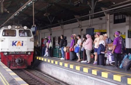 KAI dan Kemenhub Perkuat Angkutan Lewat Kereta Selama Libur Sekolah