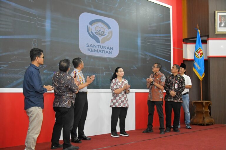 Hadiri Peluncurkan Aplikasi E-SANKEM dan Penyaluran Santunan1000 Anak Yatim, Agustina Siap Dampingi Warga di Masa-masa Sulit