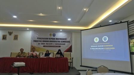 Tim PkM USM Beri Penyuluhan Hukum ke Siswa SMKN 2 Semarang