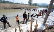 Cegah Banjir saat Musim Hujan, Bagana Kebumen dan Banser Karangsambung Gotong Royong Siapkan Sandbag dan Geobag