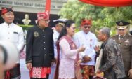 Wali Kota Agustina Beri Penghargaan Dua Petugas DLH atas Penanganan Kebakaran TPA Jatibarang